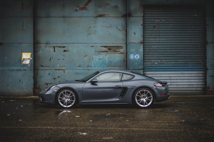 Porsche 718 Cayman