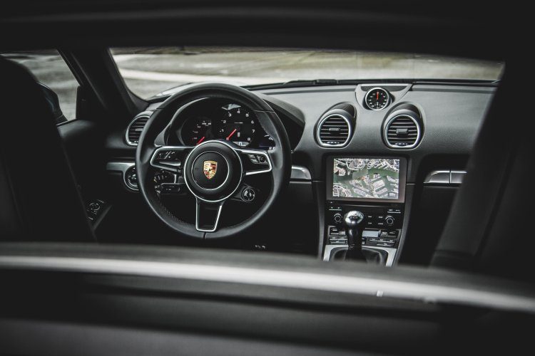 Porsche 718 Cayman