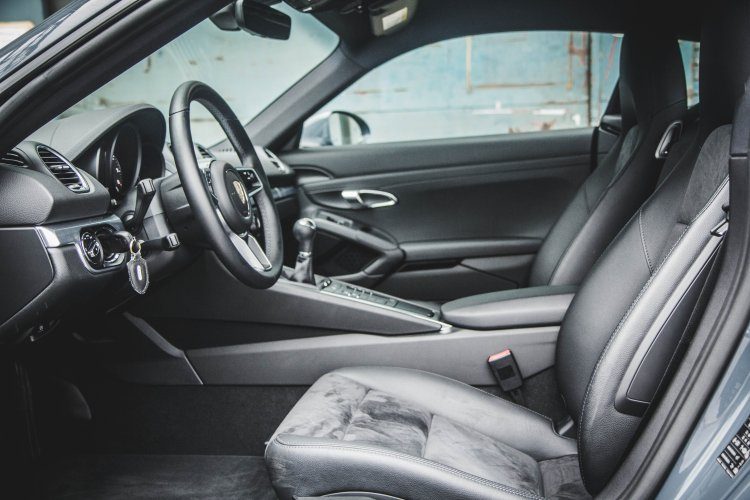 Porsche 718 Cayman