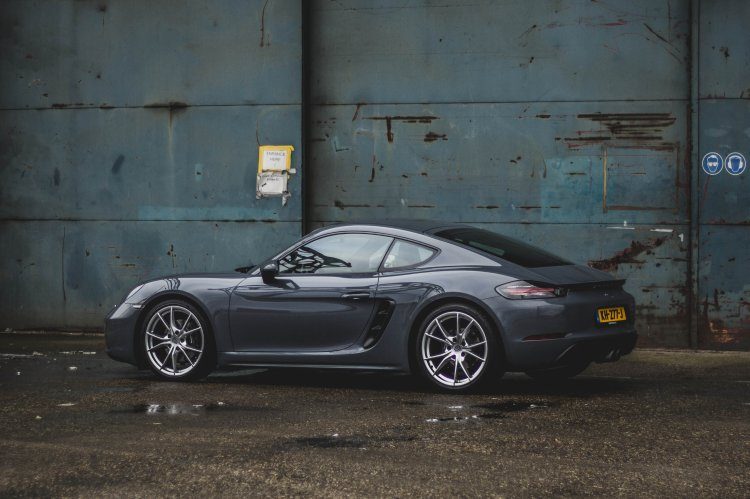 Porsche 718 Cayman