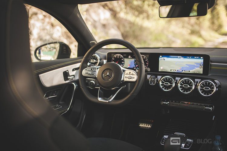 Mercedes A-Klasse A250 rijtest en video