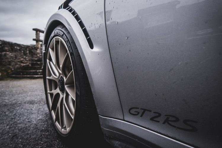 Porsche 911 GT2 RS
