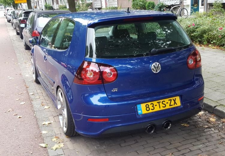 R32 fake
