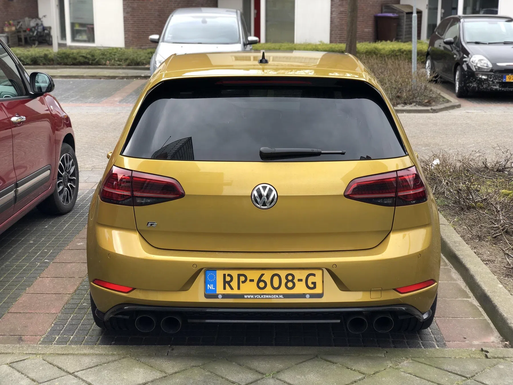 Golf R