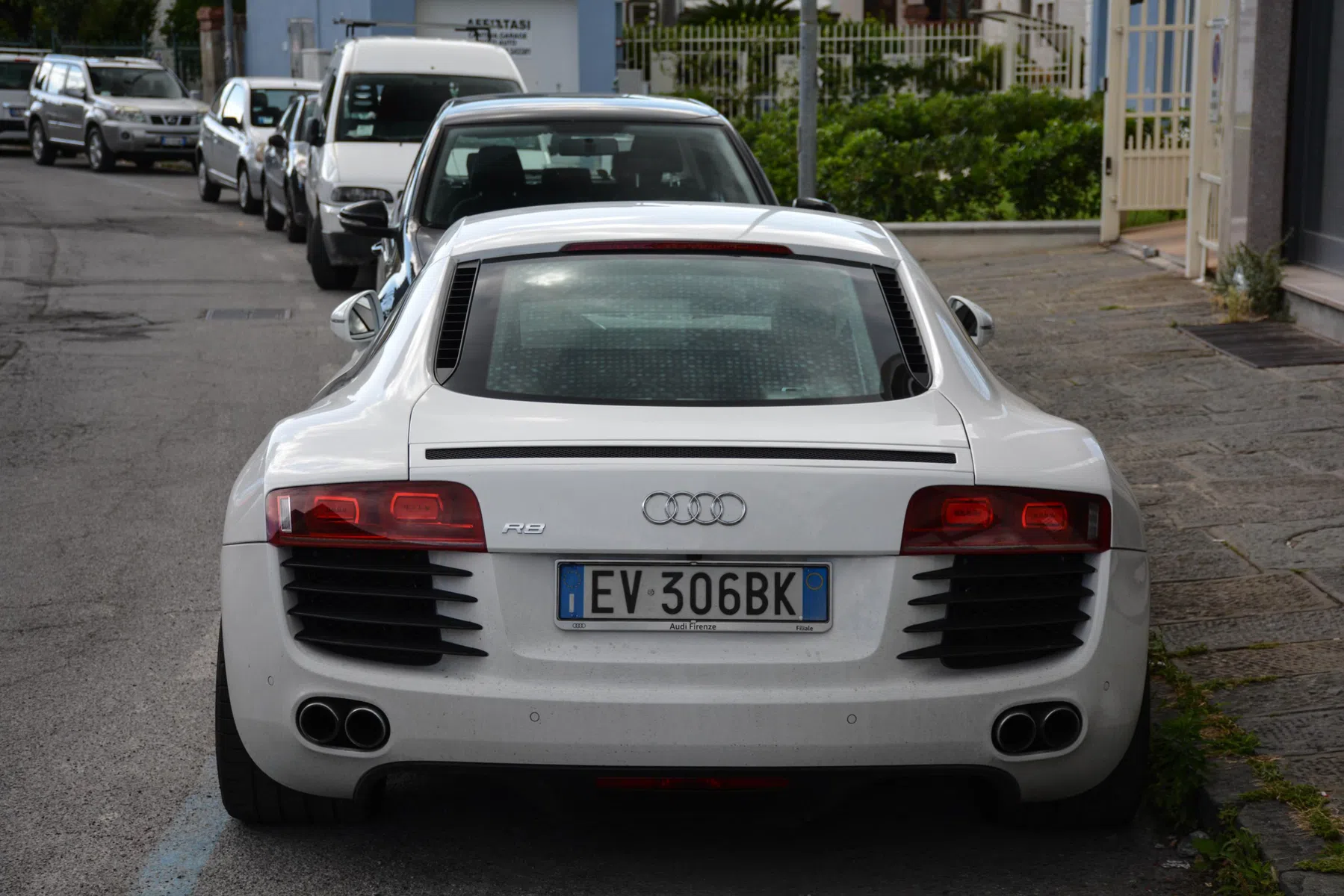 Audi R8 vs de Panda's
