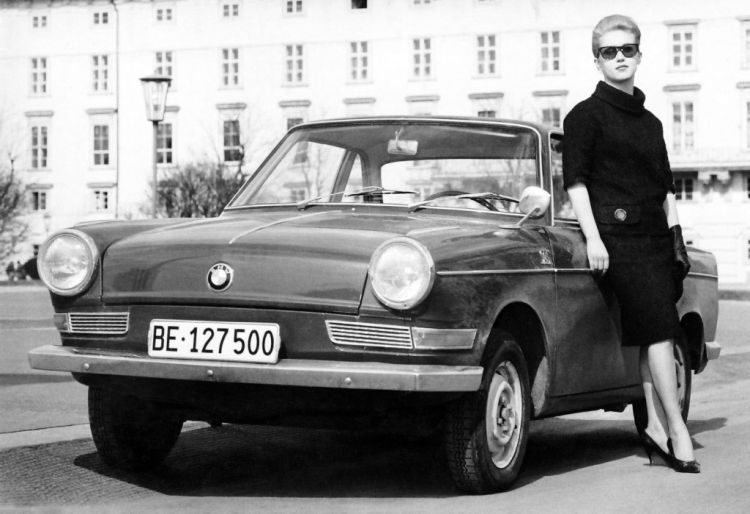 BMW 700