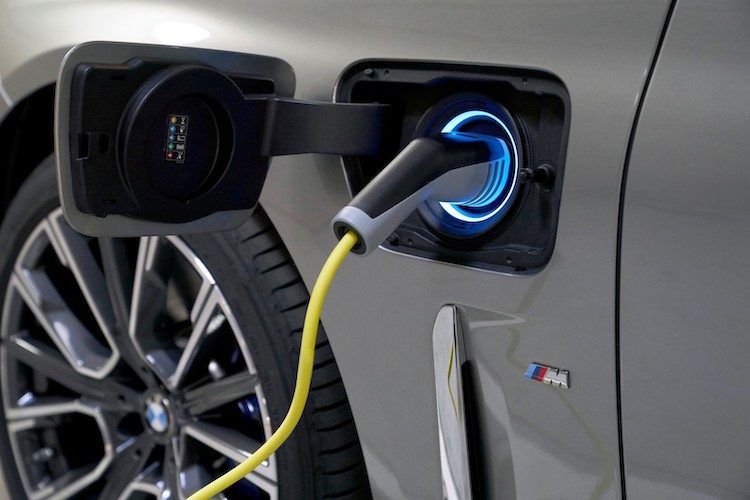 BMW 7 Serie 2019 (745e): rijtest en video