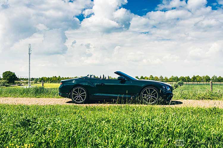 Bentley Continental GTC W12 rijtest en video