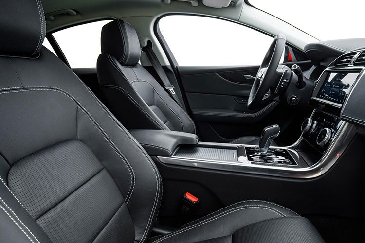 Jaguar XE 2019 rijtest en video