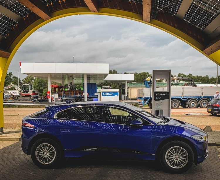 Jaguar I-PACE Autoblog Garage