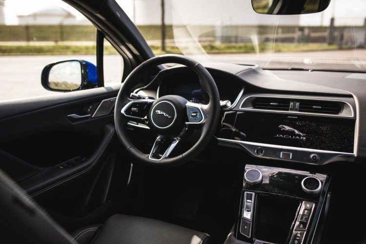Jaguar I-PACE Autoblog Garage
