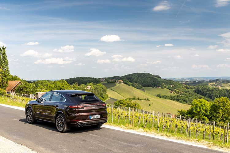 Porsche Cayenne Coupé Turbo rijtest en video