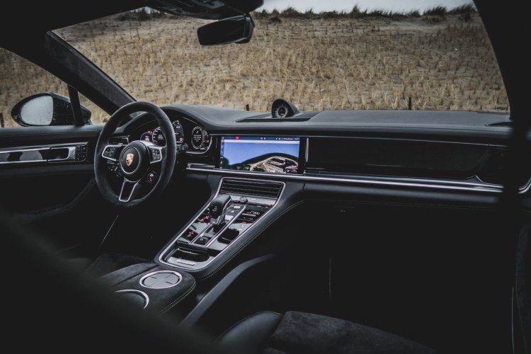 Porsche Panamera GTS mambagroen