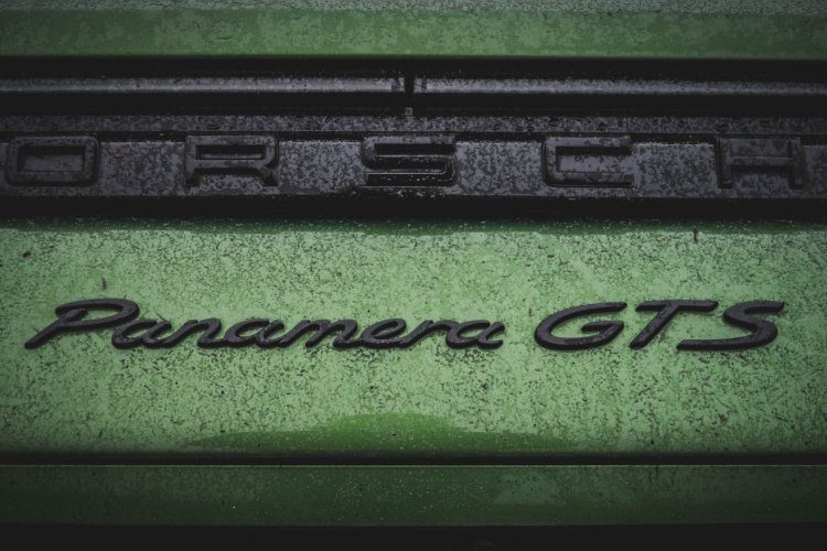Porsche Panamera GTS mambagroen