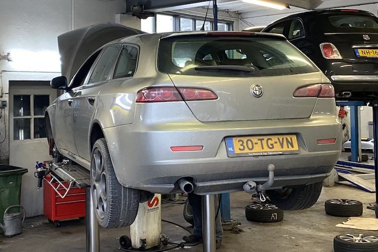 Alfa Romeo 159 1.9 JTDm Sportwagon Distinctive (939A) '06