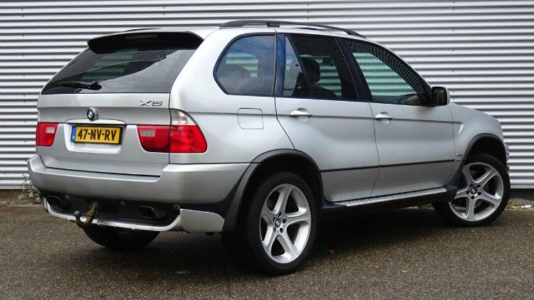 BMW X5 4.6 is (E53) '03
