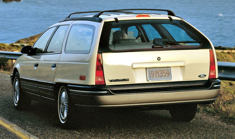 Ford Taurus Wagon '85