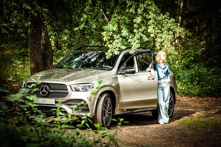 Ilse DeLange aan de Mercedes GLE