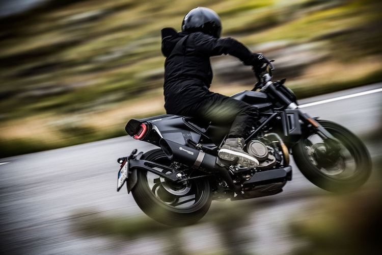 husqvarna-svartpilen-701