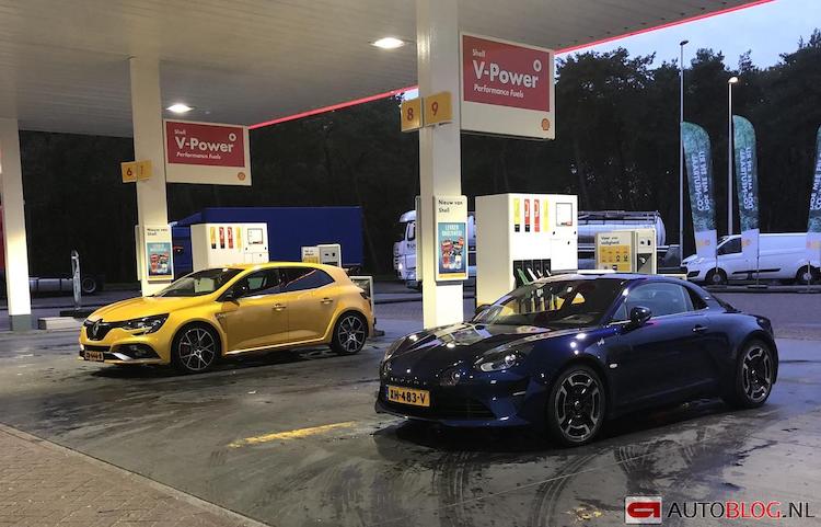 Autoblog Garage: Mégane R.S. Trophy vs A110: van welke word je blijer?