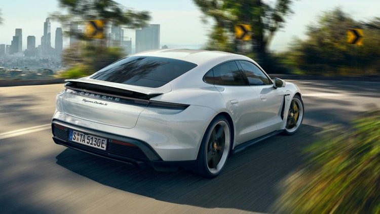 Porsche Taycan Turbo S - Tesla Model S P100D Performance '19