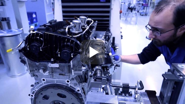 Hoor en zie de motor van de nieuwe BMW M3