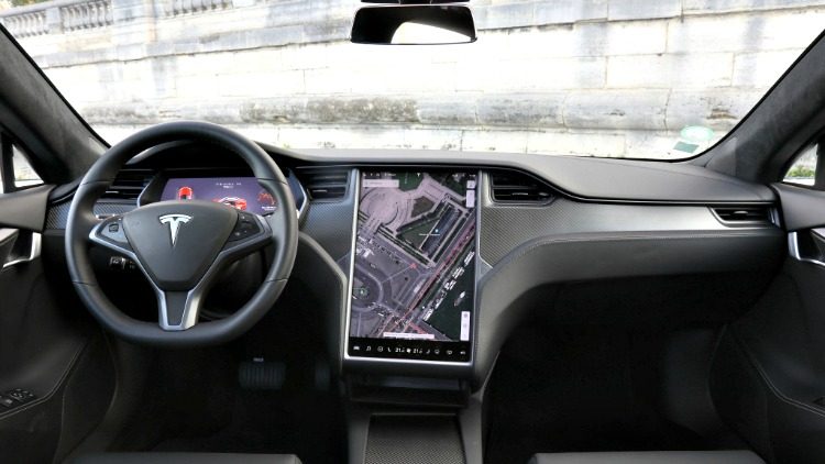 Tesla Model S 