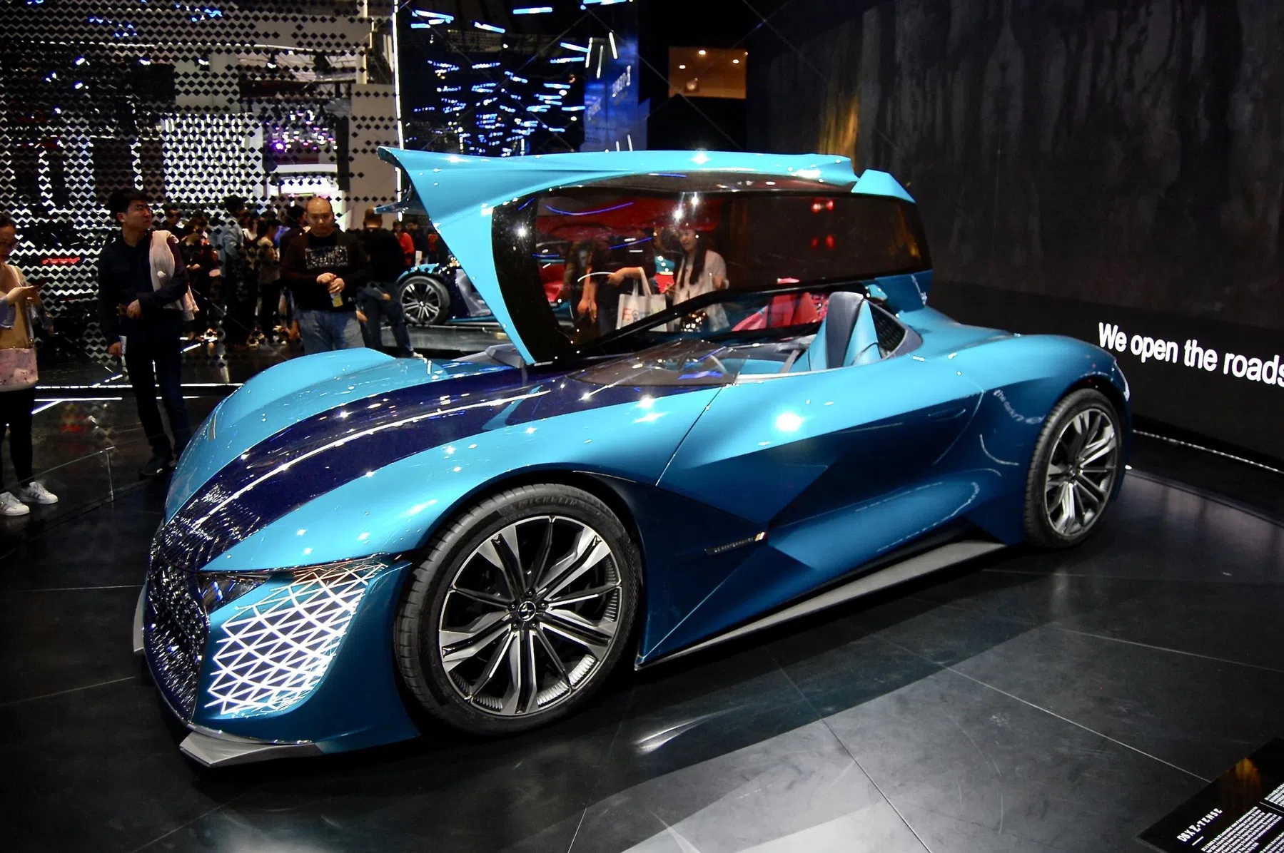 Asymmetrische DS X E*Tense door DS Performance