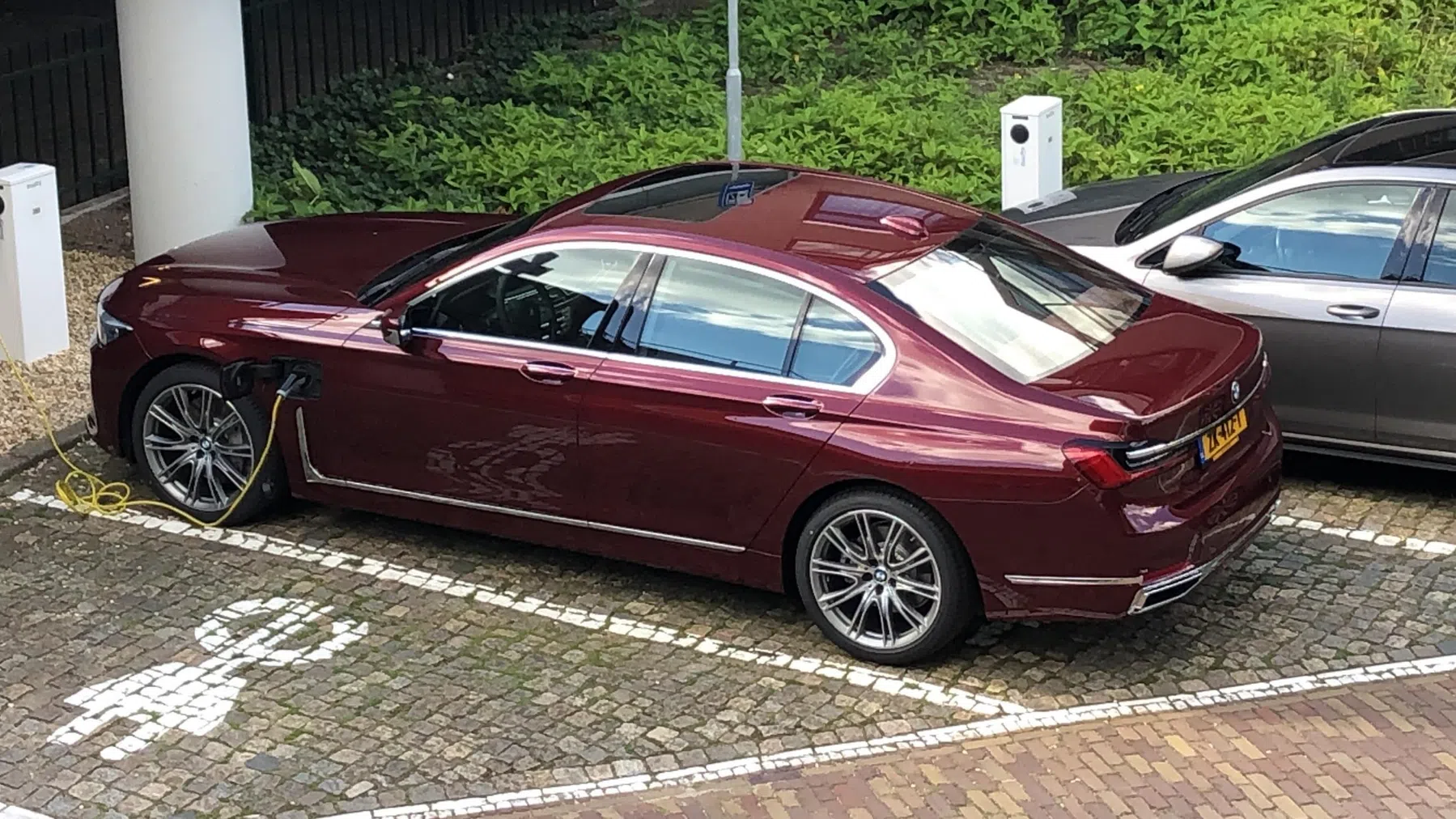 BMW 745e Individual