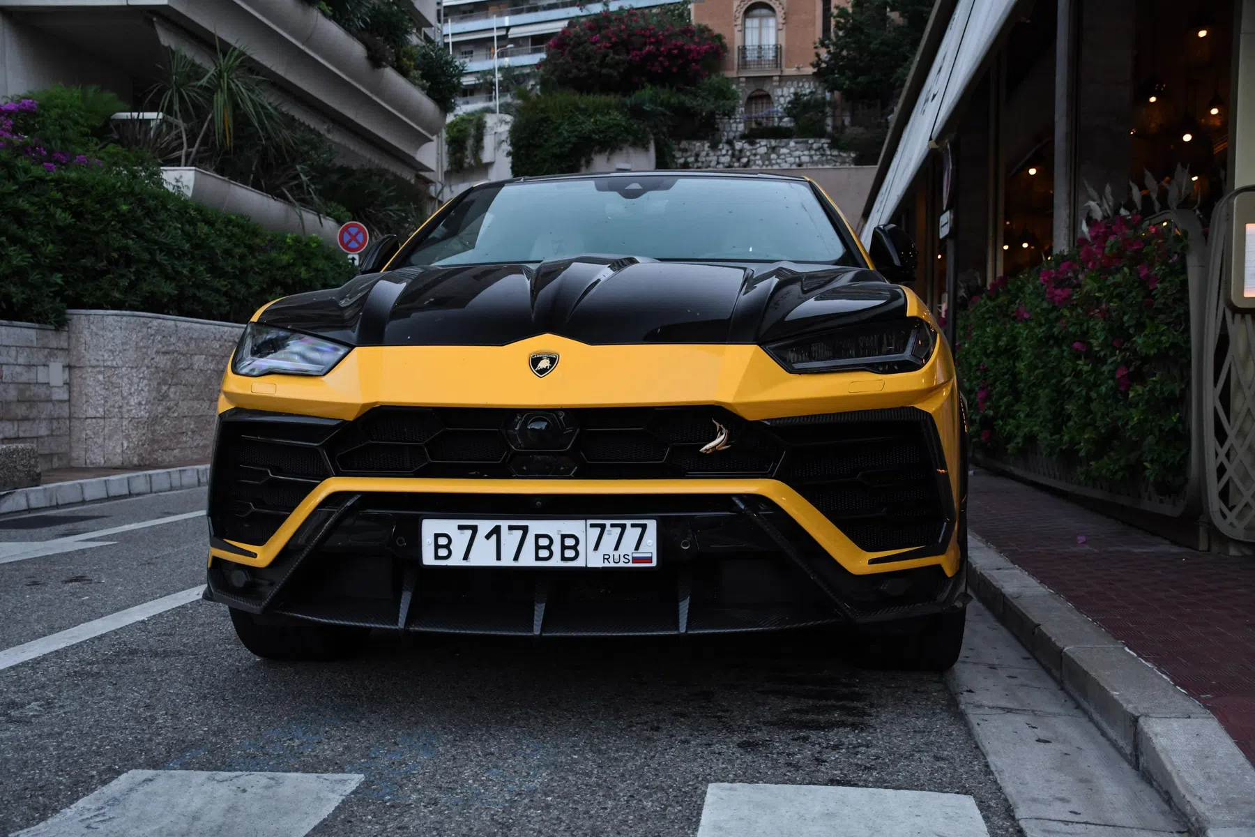 Urus Topcar Design