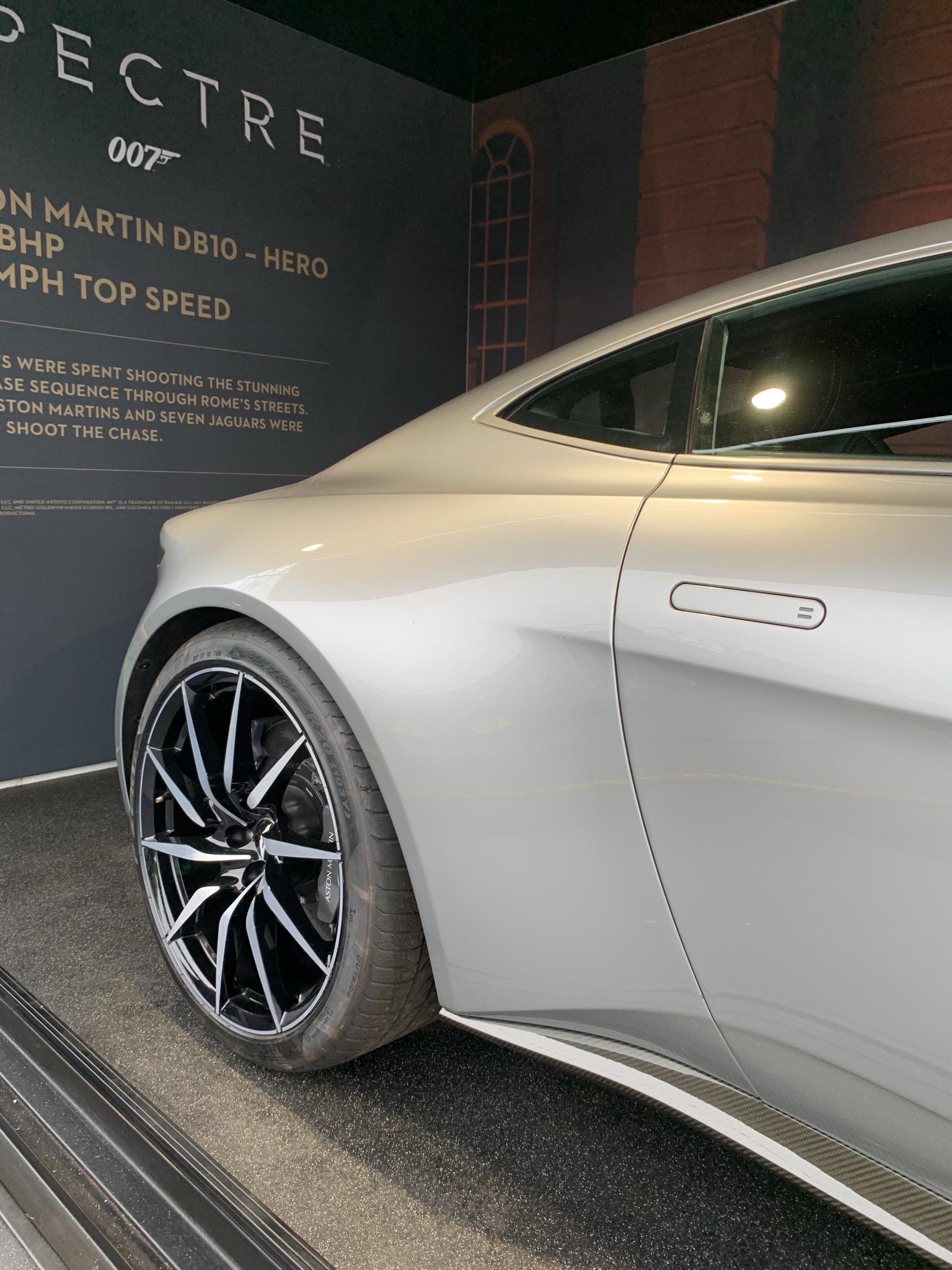 Aston Martin DB10