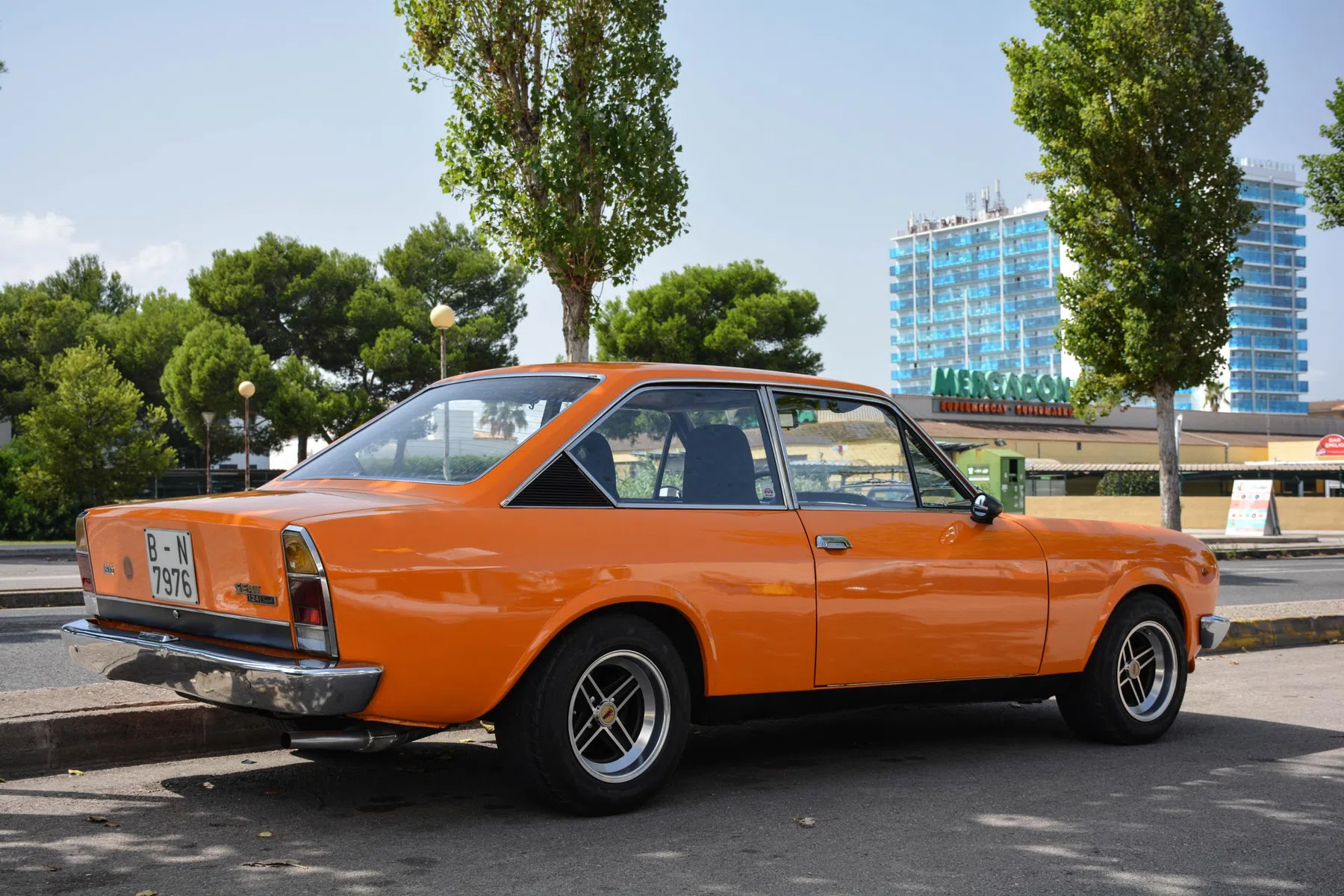seat-124-sport-coup-1800