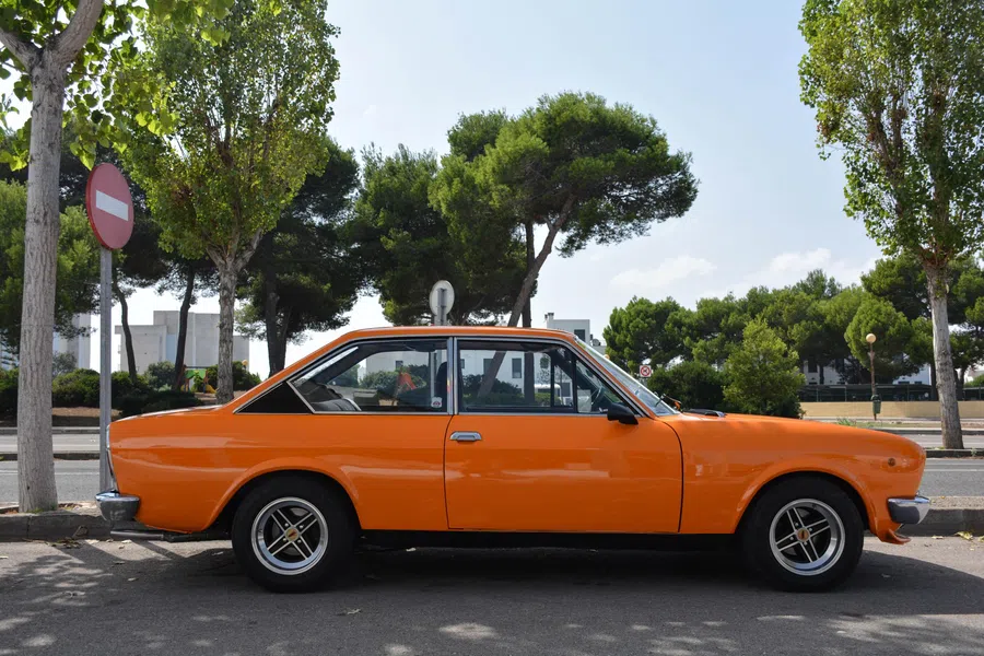 seat-124-sport-coup-1800