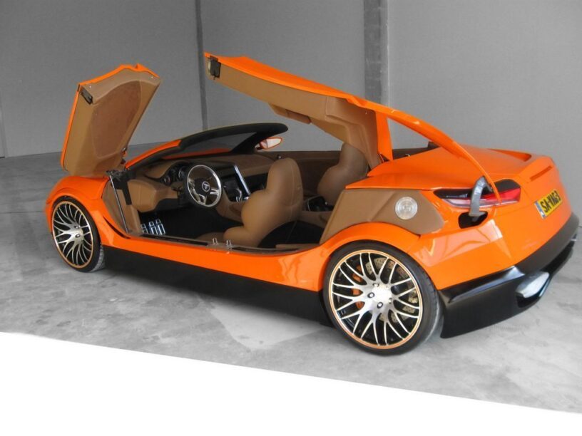 Auto's met bijzondere achterdeuren - Savage Rivale Roadyacht GTS