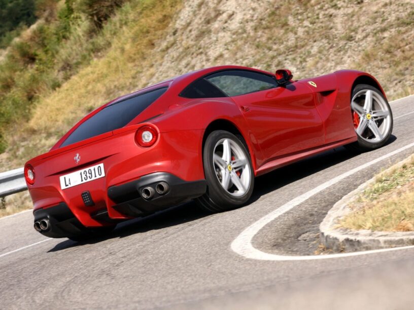 Giulia GTAm alternatieven - Ferrari F12berlinetta