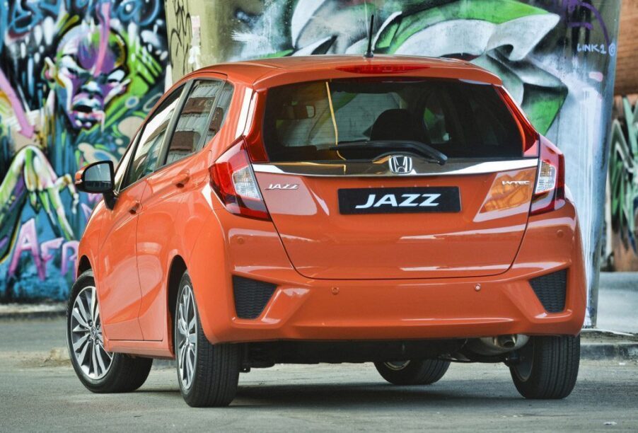 Achterkant van de Honda Jazz