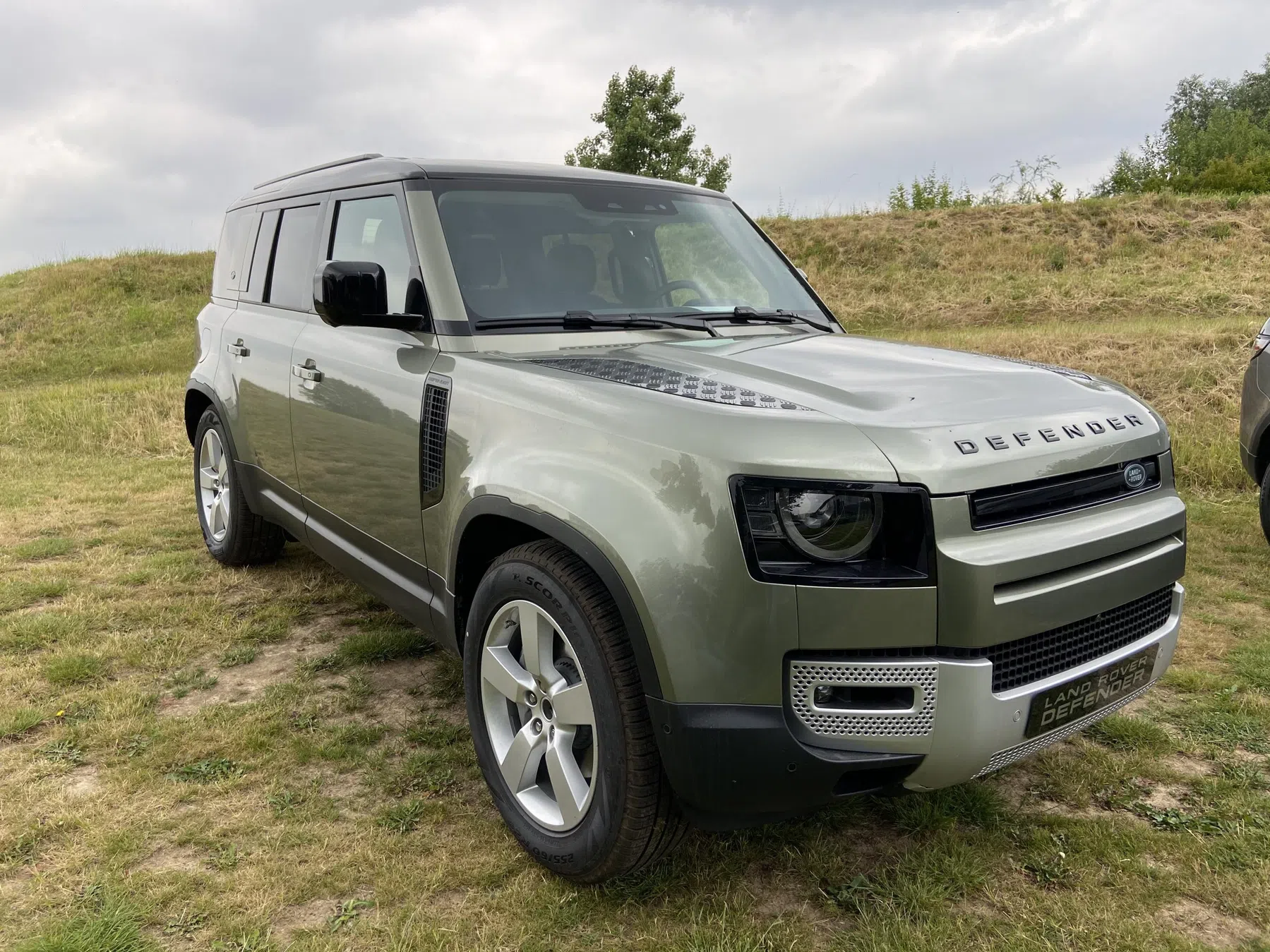 Defender Small Varient new defender