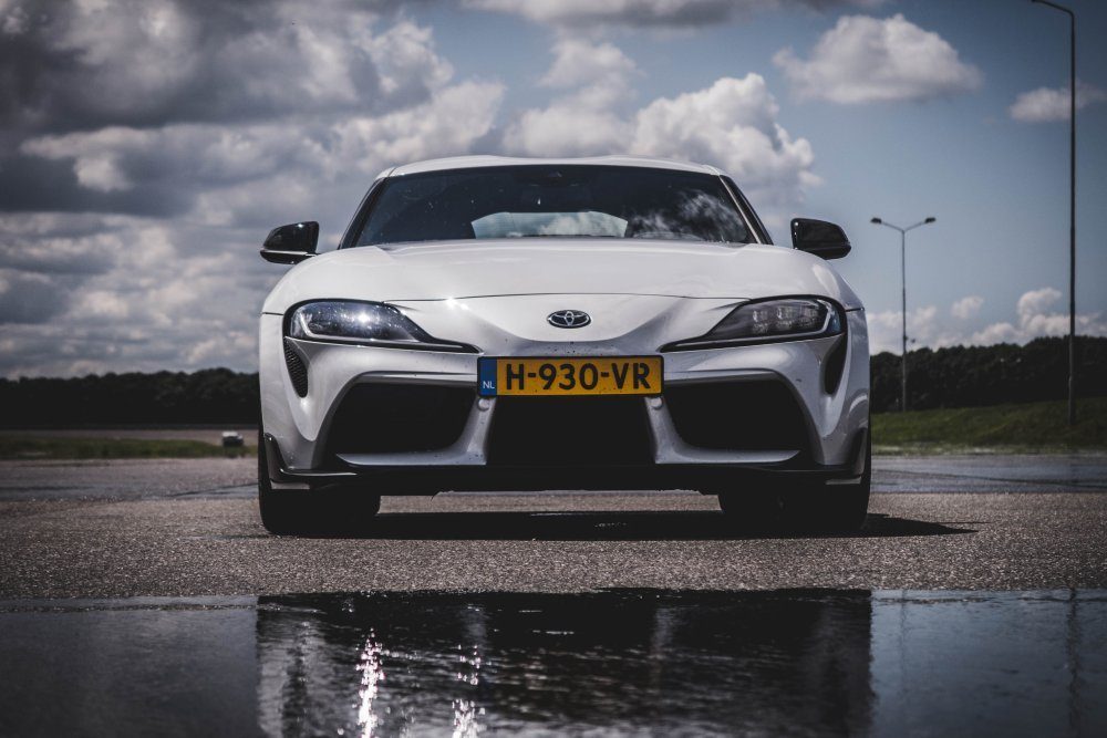 Toyota Supra 2.0 rijtest