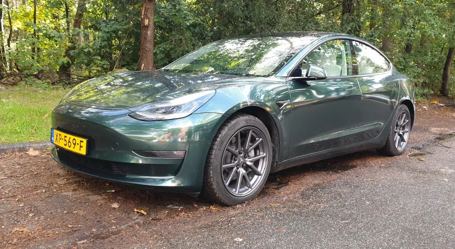 Tesla model 3 British Racing Green
