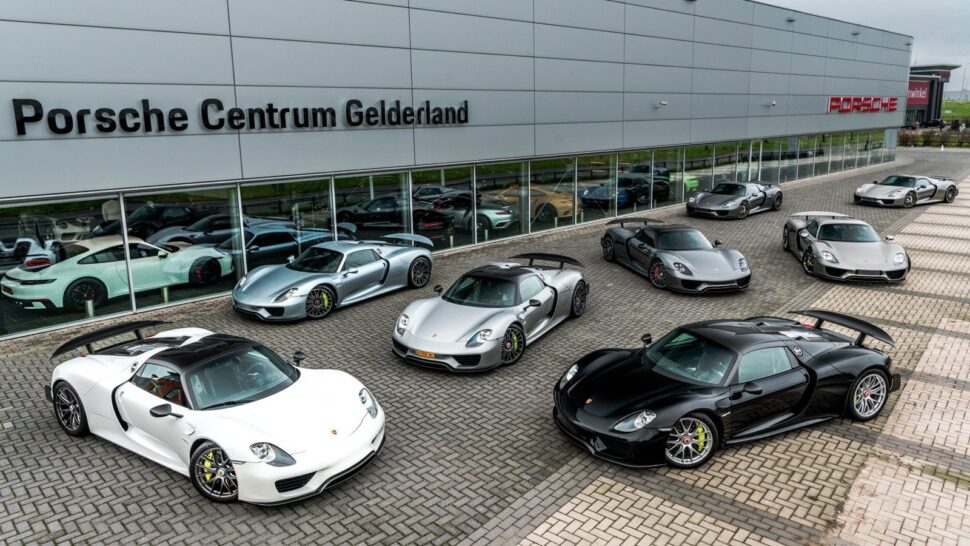 Acht Porsche 918 Spyders