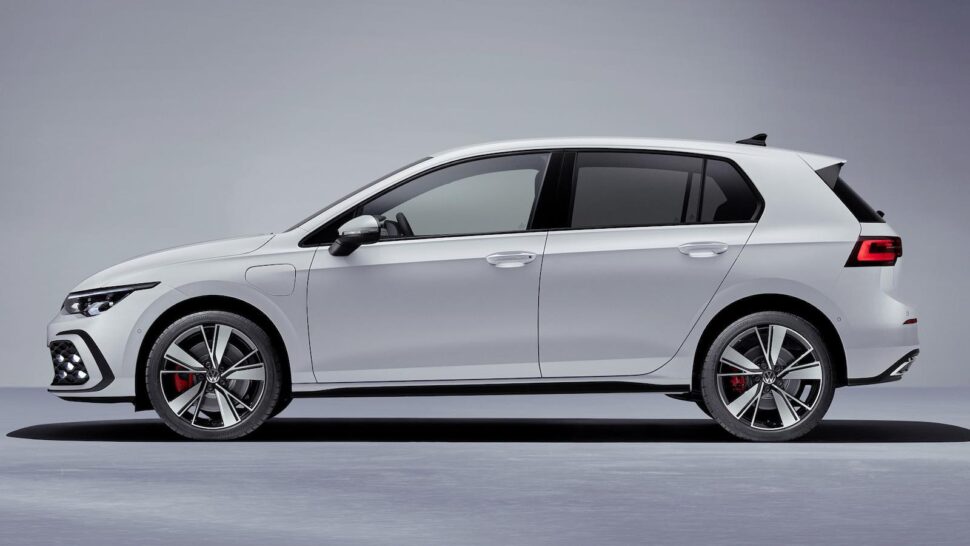 Mercedes A250e concurrenten - Volkswagen Golf GTE