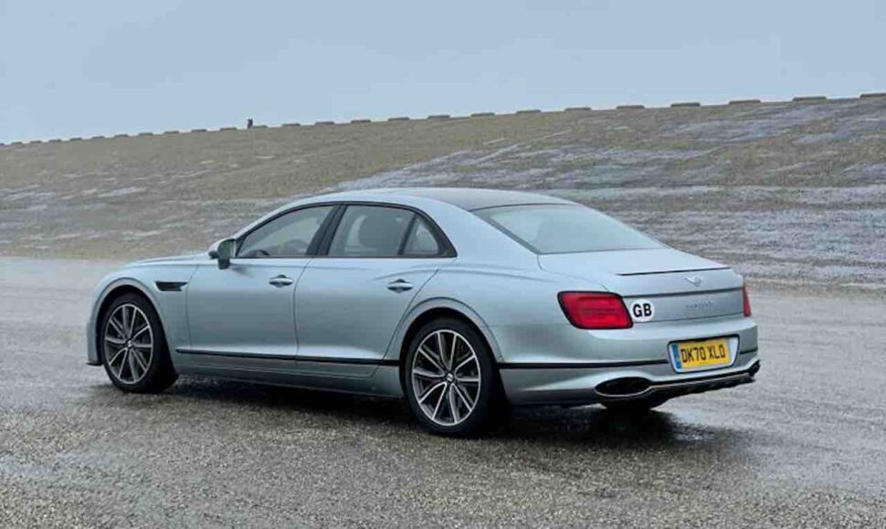 Bentley Flying Spur V8 rijtest