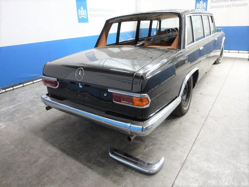 Mercedes 600 Pullman Domeinen