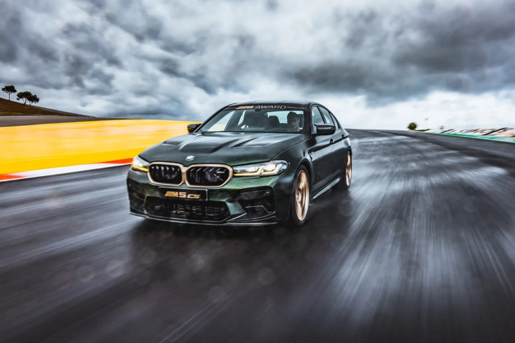 win een BMW M5