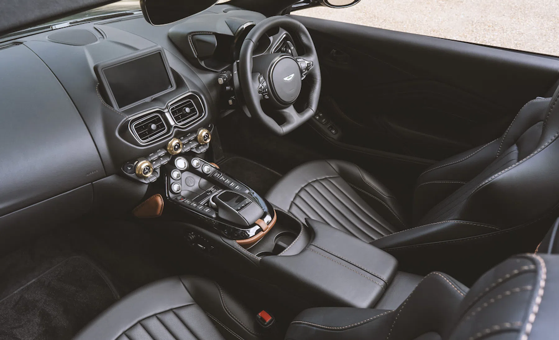 Aston inteieur