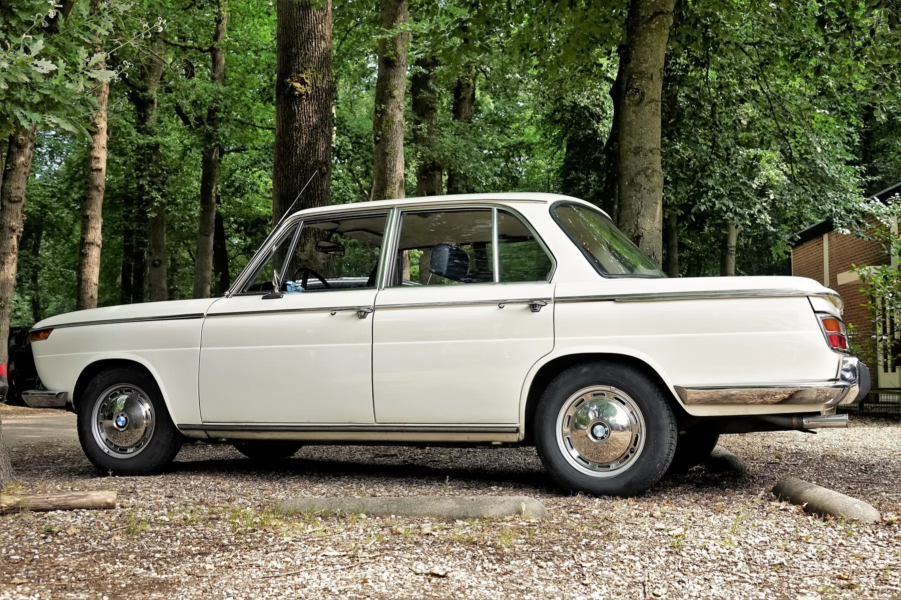 BMW 2000
