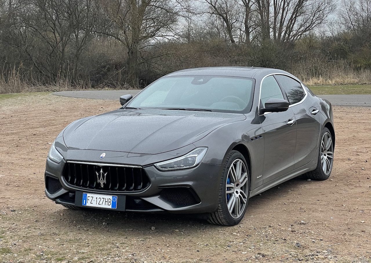 Maserati Ghibli Hybrid rijtest video