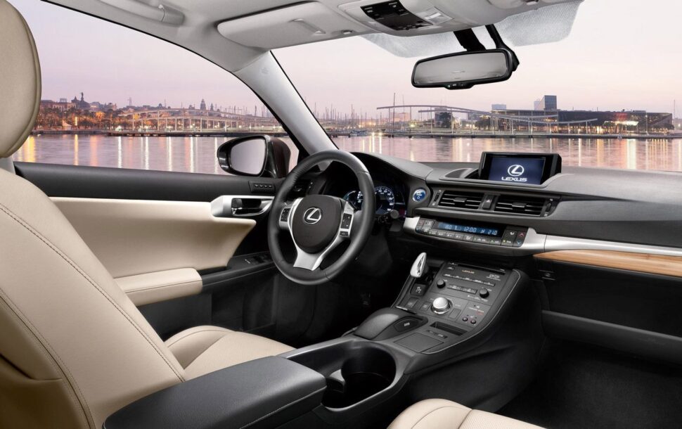 Lexus CT200h