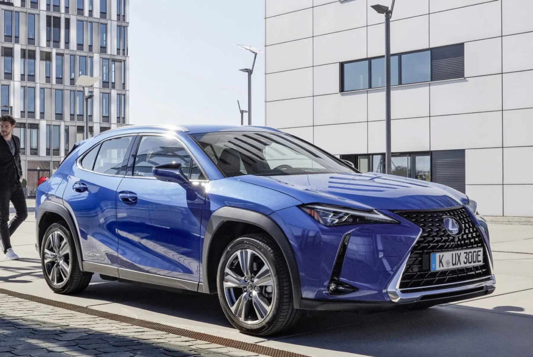 Drastische prijsverlaging Lexus UX300e