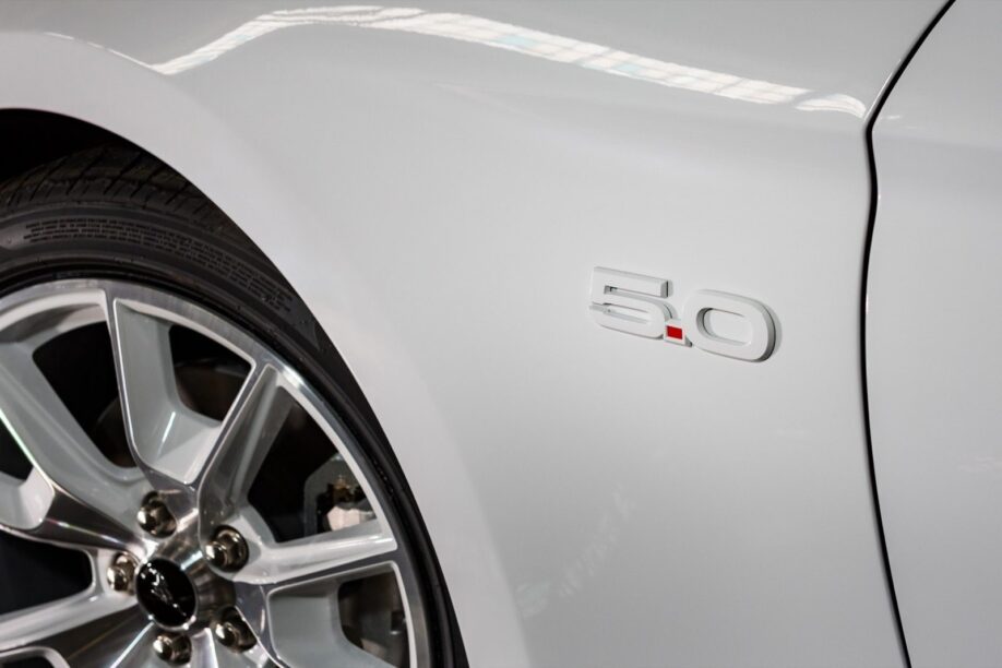 Mustang Ice White